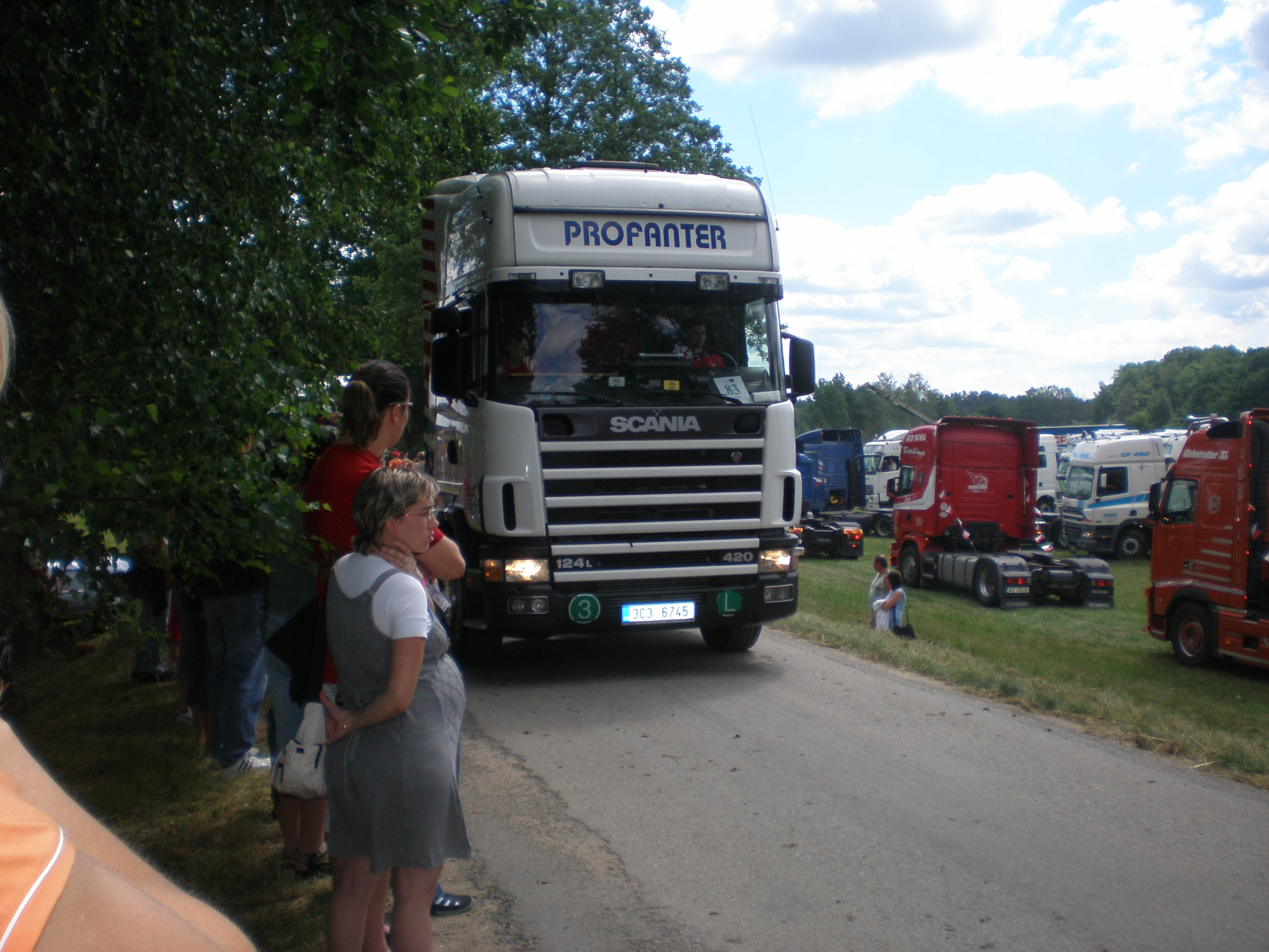 Scania P124L Profanter.JPG